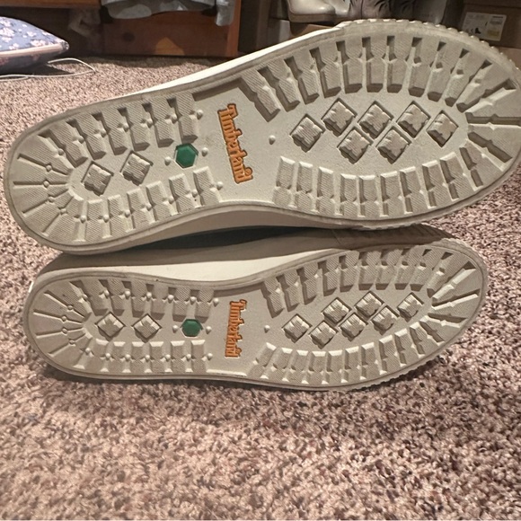 Gray Timberlands - Picture 5 of 7